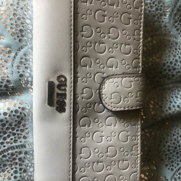 Guess wallet - Picture 1 of 4